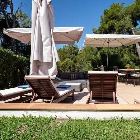 Marpessa In With Pool