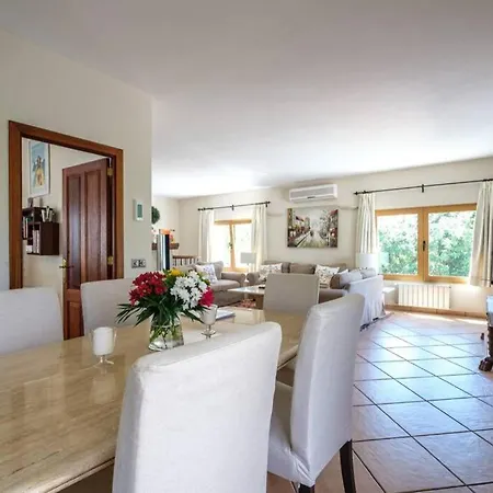 Villa Marpessa In With Pool